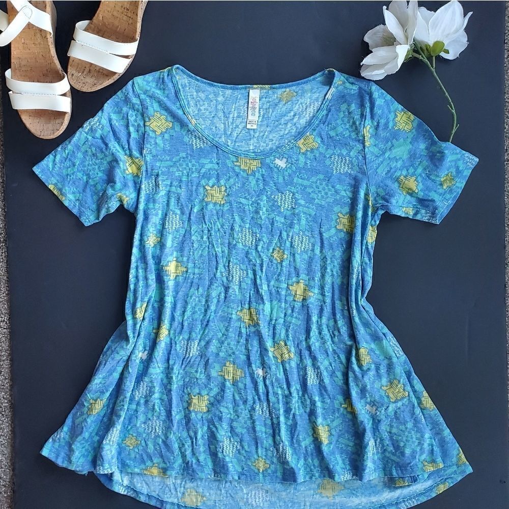 Lularoe Aztec Print simply Comfortable shirt